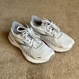 Brooks Adrenaline 21 side 7 B medium